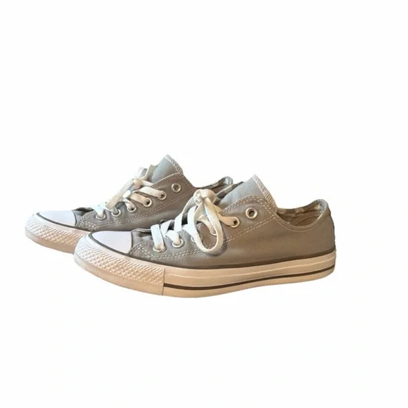 Converse Low-Top Sneakers in Light Gray and White Size 7 - Picture 2 of 8